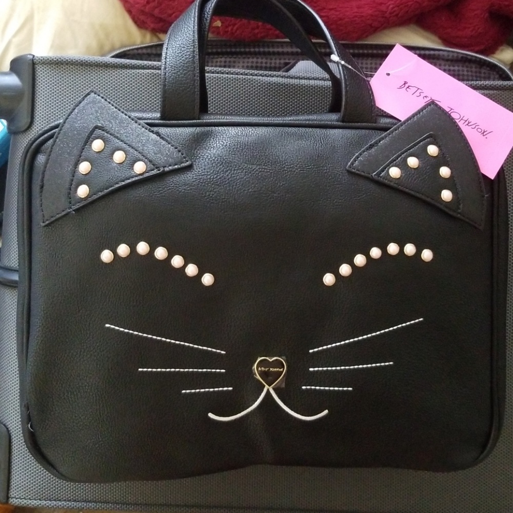 Cosmetic case